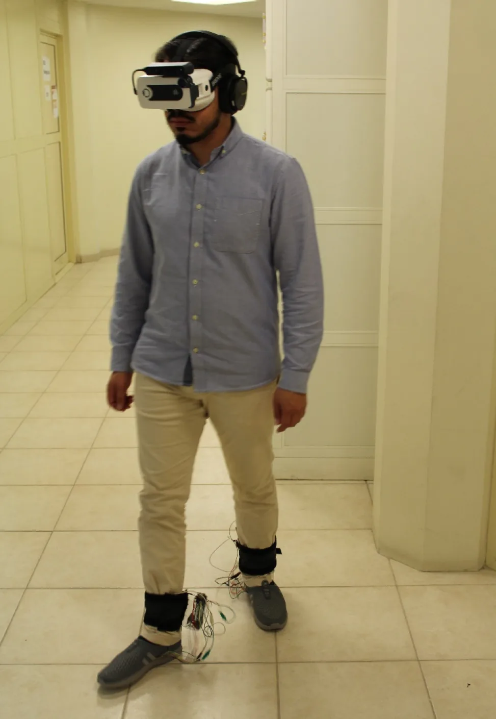 Tactile Footwear Interface to Create the Illusion of Walking on Different Surfaces — figure 2